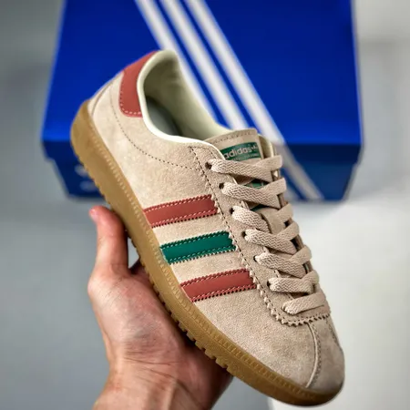 アディダス カジュアルシューズ