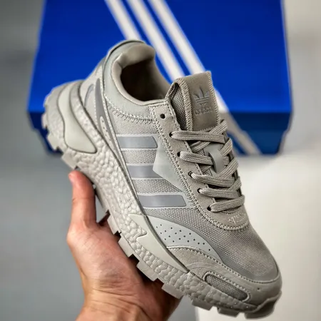 アディダス カジュアルシューズ