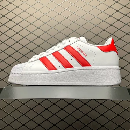 アディダス カジュアルシューズ