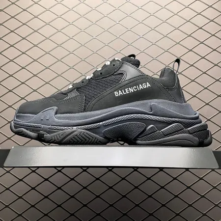 バレンシアガ スニーカー