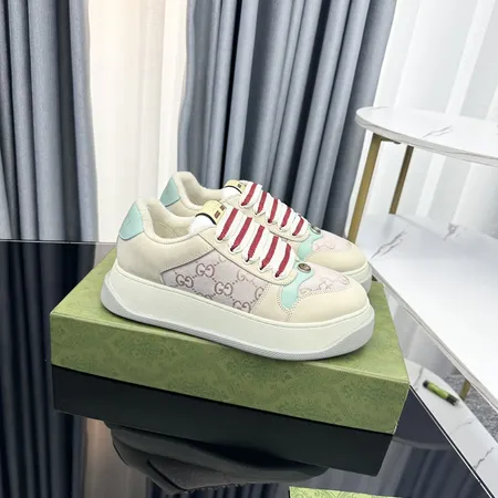 グッチ カジュアルシューズ