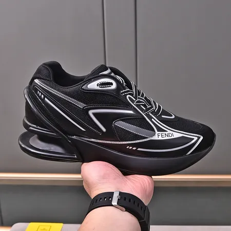 フェンディ スニーカー