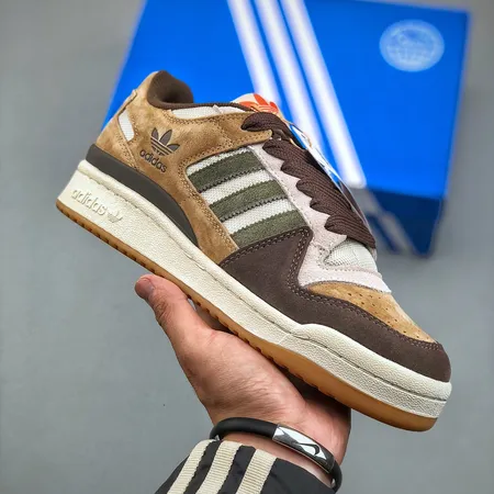 アディダス カジュアルシューズ