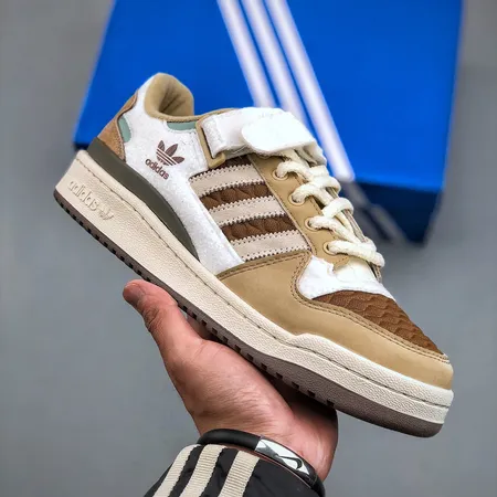 アディダス カジュアルシューズ