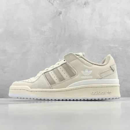 アディダス カジュアルシューズ