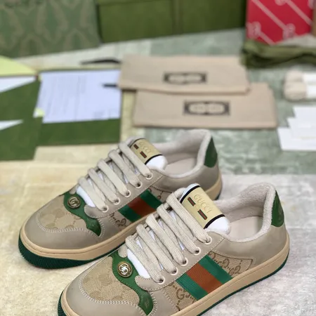 グッチ カジュアルシューズ
