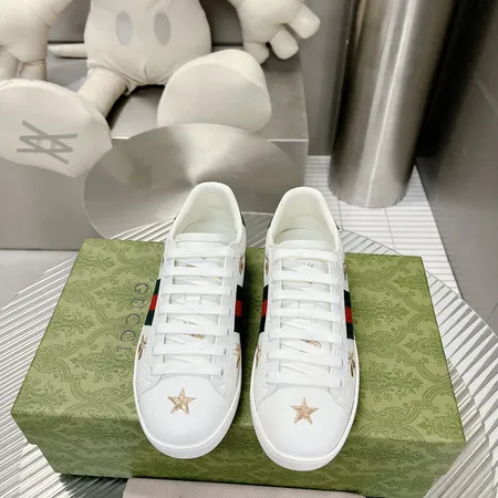 グッチ カジュアルシューズ