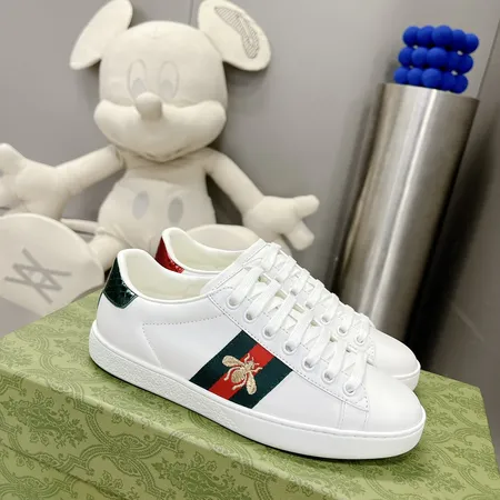 グッチ カジュアルシューズ