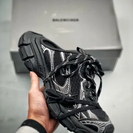 バレンシアガ スリッパ