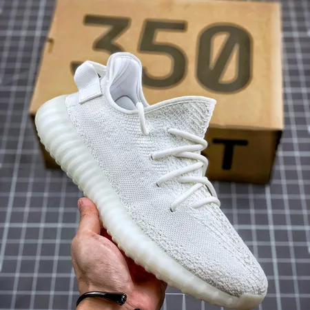 アディダス スニーカー