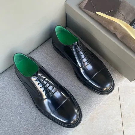 ボッテガ ヴェネタ ビジネスシューズ