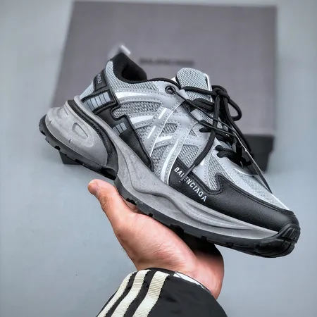 バレンシアガ カジュアルシューズ