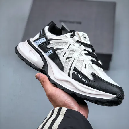 バレンシアガ カジュアルシューズ