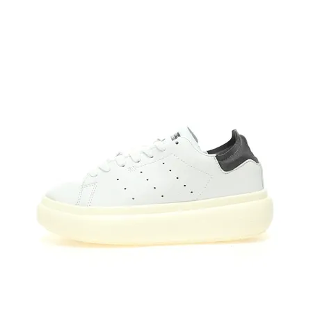 アディダス カジュアルシューズ