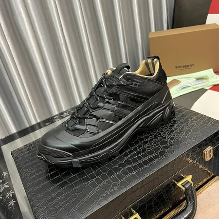 バーバリー ス スニーカー