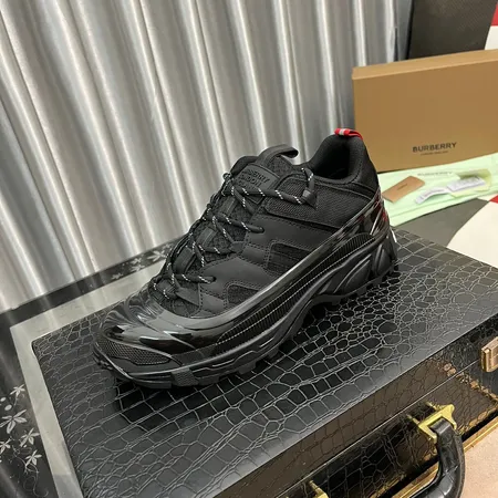 バーバリー ス スニーカー