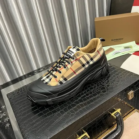 バーバリー ス スニーカー