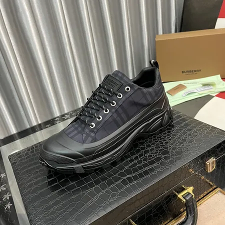 バーバリー ス スニーカー