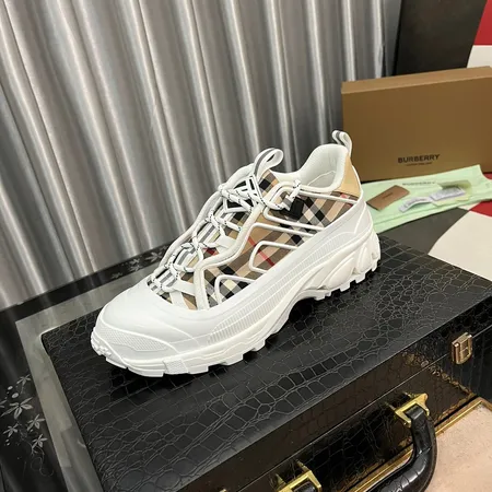 バーバリー ス スニーカー