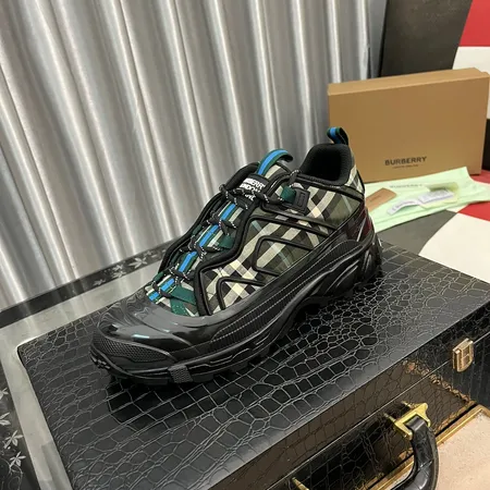 バーバリー ス スニーカー