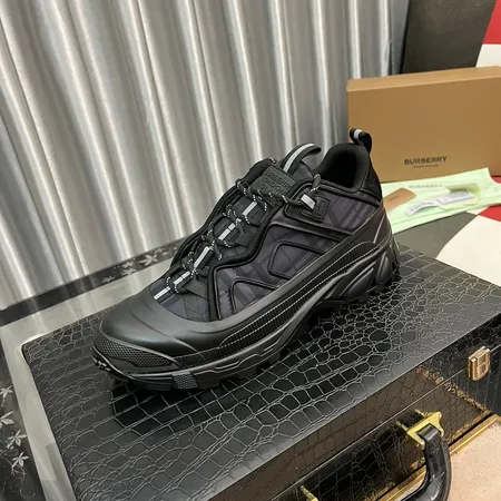 バーバリー ス スニーカー