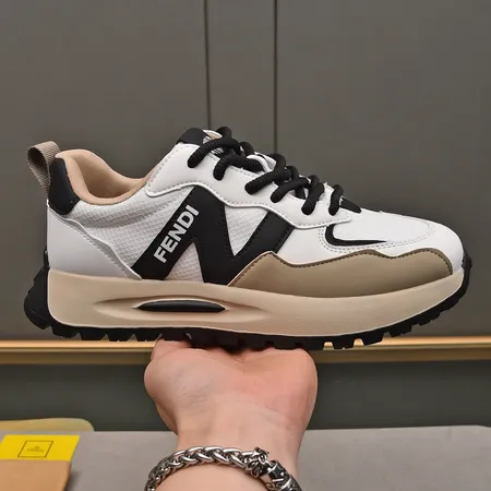 フェンディ スニーカー