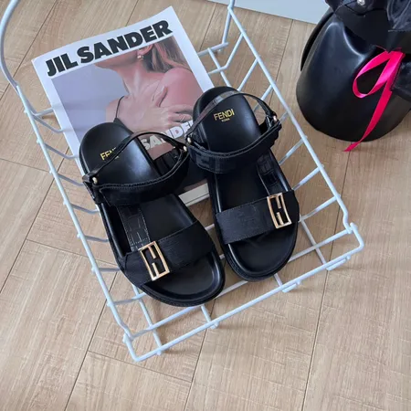 フェンディ サンダル