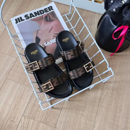 フェンディ スリッパ