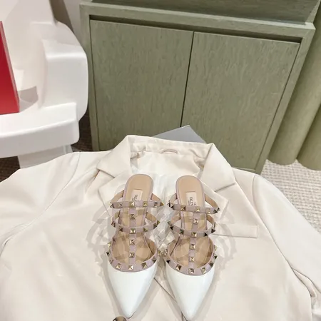 ヴァレンティノ スリッパ