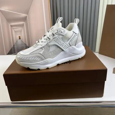 バーバリー ス スニーカー