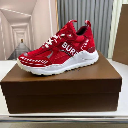 バーバリー ス スニーカー