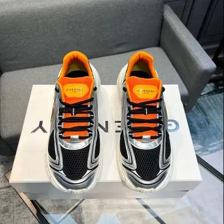 ジバンシィ スニーカー