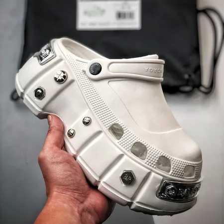 バレンシアガ スリッパ