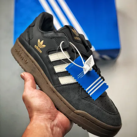 アディダス カジュアルシューズ