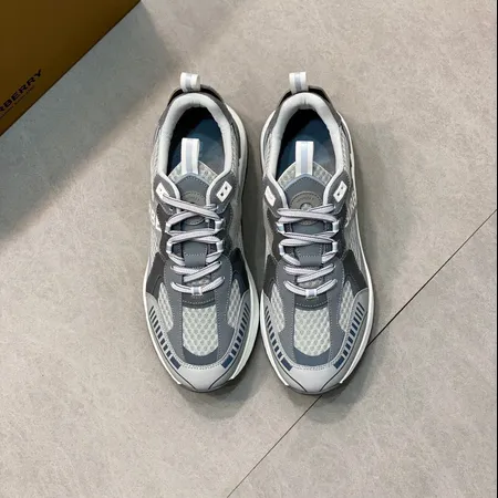 バーバリー ス スニーカー