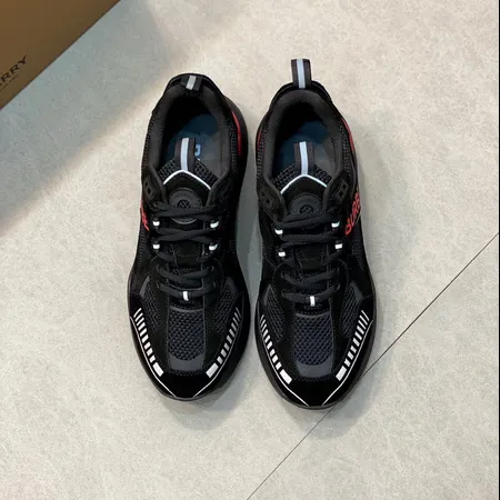 バーバリー ス スニーカー