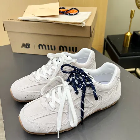 ミュウミュウ スニーカー