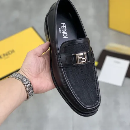 フェンディ ビジネスシューズ