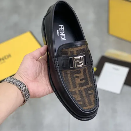 フェンディ ビジネスシューズ