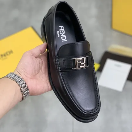 フェンディ ビジネスシューズ