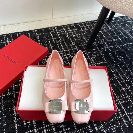 フェラガモ サンダル