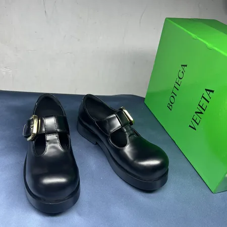 ボッテガ ヴェネタ カジュアルシューズ