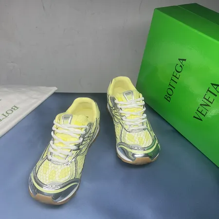 ボッテガ ヴェネタ カジュアルシューズ