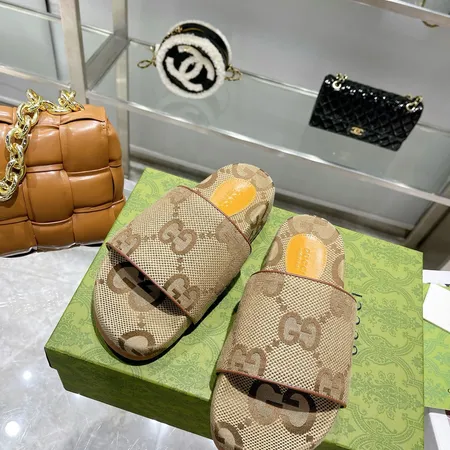 グッチ スリッパ