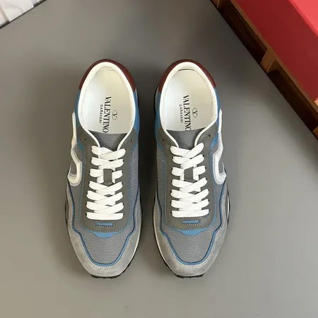 ヴァレンティノ スニーカー