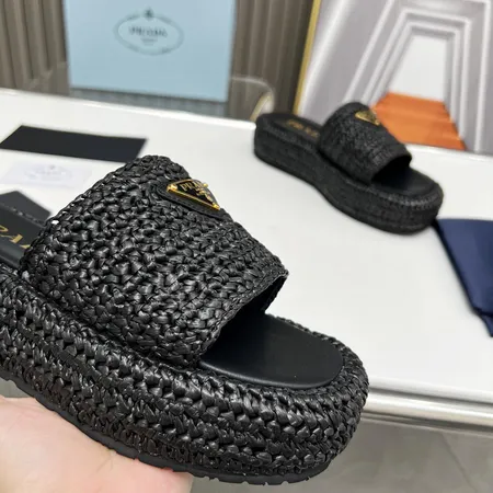 プラダ スリッパ