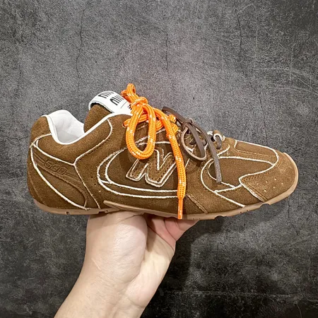 ミュウミュウ スニーカー