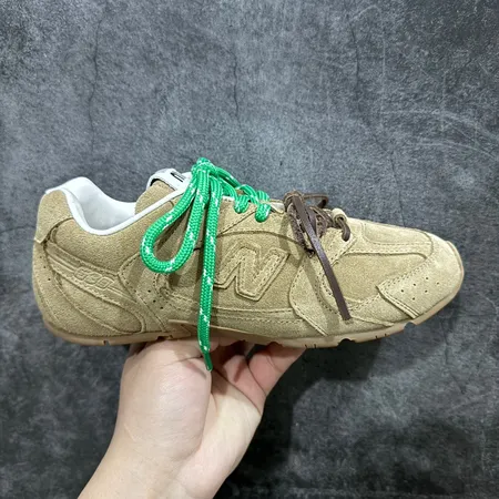 ミュウミュウ スニーカー