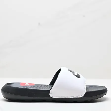 ナイキ スリッパ