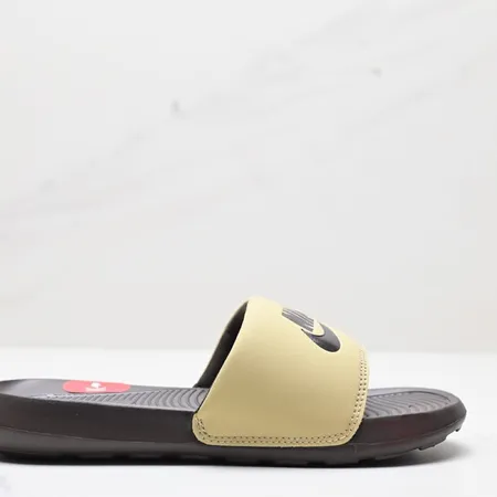 ナイキ スリッパ